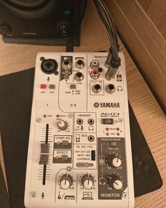 mixer Yamaha AG03