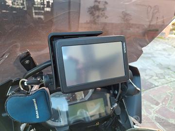 Navigatore Tom Tom attacco BMW 