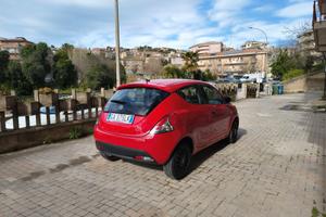 LANCIA Y MODELLO ELEFANTINO BLU