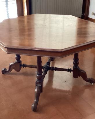 Tavolo in legno ottogonale