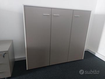 Armadi  a tre porte