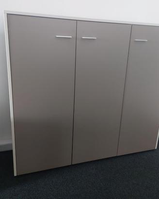 Armadi  a tre porte