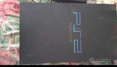 PlayStation 2 con gioco e accessori 