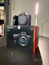 Sony Alpha 7 III solo corpo + cage SmallRig