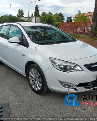 Opel Astra 1.4 Sports Tourer Elective neopatentati