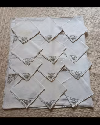 Antica tovaglia in lino ricamata a mano 276x176