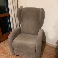 Poltrona elettrica per anziani