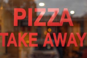 Pizzeria d'asporto con cucina