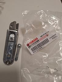 Pedale poggiapiedi Yamaha originale nuova 