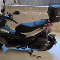 scooter aprilia sr gt 125