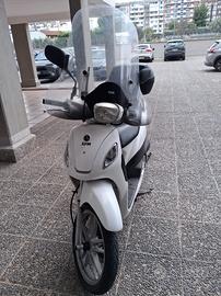 scooter  bianco