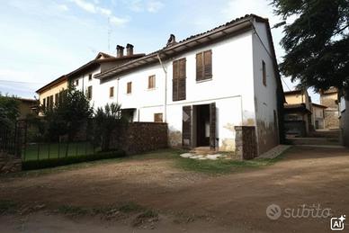 CASA SEMINDIPENDENTE A OVIGLIO
