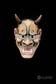 maschera hannya giapponese dipinta a aerografo 