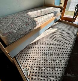 Letto a scomparsa con cassetti + materassi