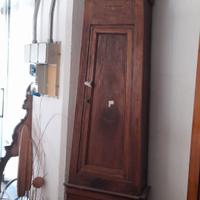 Orologio a colonna della seconda meta'700 in noce