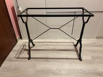 Piedi in ghisa per tavolo