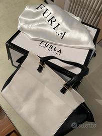 FURLA shopper medium bianca e nera