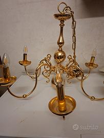 Lampadario dorato a 6 luci