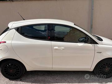 Lancia Y Elefantino anno 2014 1.2 benzina 69 cv