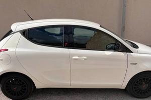Lancia Y Elefantino anno 2014 1.2 benzina 69 cv