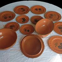 SERVIZIO IN TERRACOTTA in foto