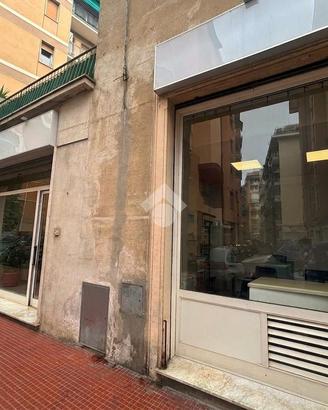 NEGOZIO A RAPALLO