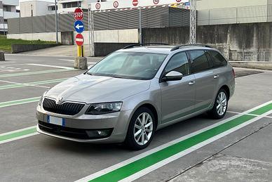 SKODA Octavia 1.4 TSI DSG Wagon Executive G-Tec