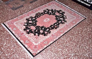 Tappeto persiano semi vecchio. anche i kilim