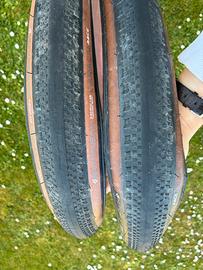 Gomme Gravel Hutchinson Caracal Race 40mm