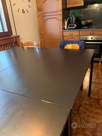 4 tavoli neri IKEA modello TÄRENDÖ
