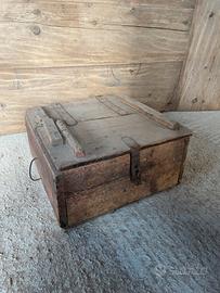 Bauletto antico in legno massello
