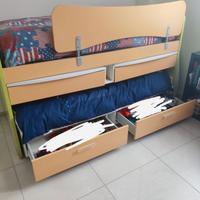 Letto a castello per bambini  con scaletta