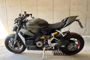 Ducati Streetfighter V2