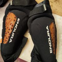 ginocchiere e parastinchi 