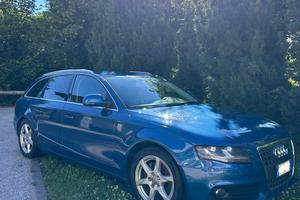 AUDI A4 STRONIC