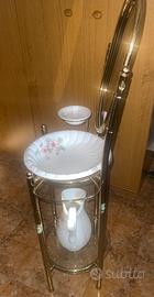 Specchio Vintage con catino e lavabo