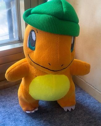 Peluche Raro di Charmander con cappellino verde