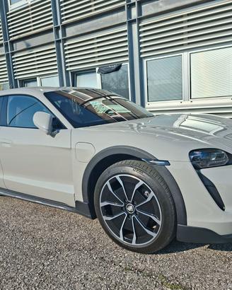 PORSCHE TAYCAN 4 CROSS TURISMO