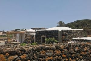 Dammusi la grotta di benikula' Pantelleria