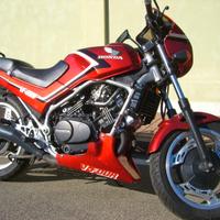 Honda VF 400 - 1984
