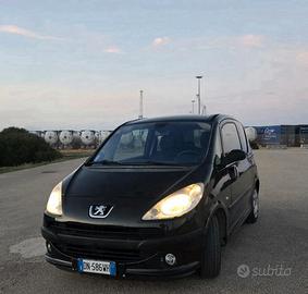 Peugeot 1007 1.4 hdi     Leggi bene