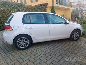 GOLF VI