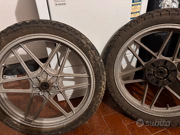 Ruote moto guzzi v35 v50 v65