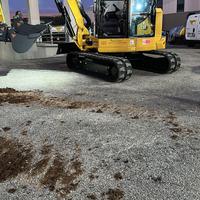 Noleggio mini escavatore CAT 305
