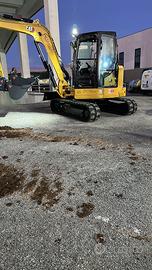 Noleggio mini escavatore CAT 305