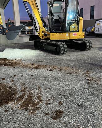 Noleggio mini escavatore CAT 305
