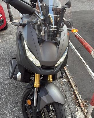 Xadv 750