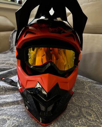 Casco da motocross con occhiali