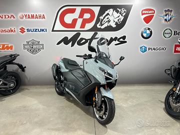 Yamaha T Max 560 Tech Max 1000 KM