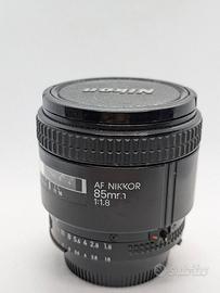 NIKON AF Nikkor 85mm F/1.8 - JAPAN